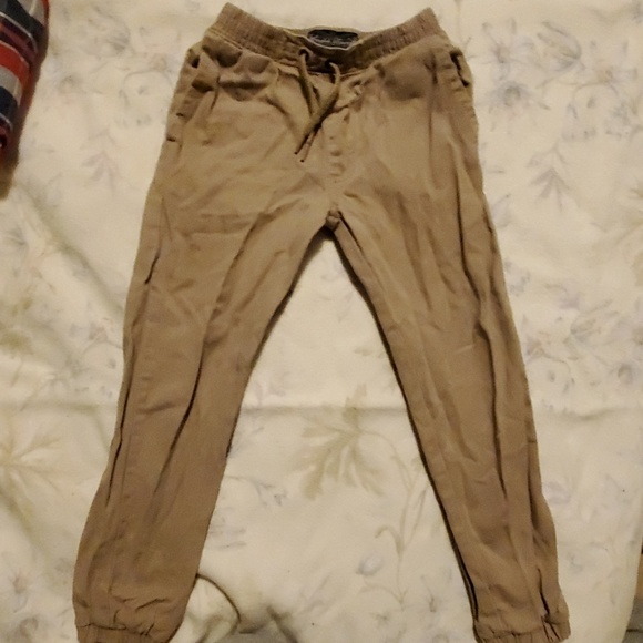 2dress shirts, 1 pair of pants,4 shirts. - Picture 2 of 7